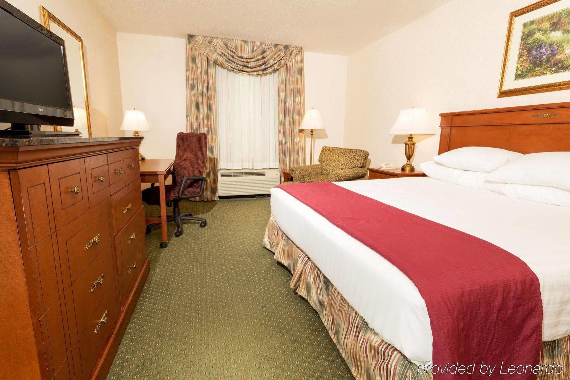 Drury Inn & Suites Columbus Grove Stadt Exterior foto